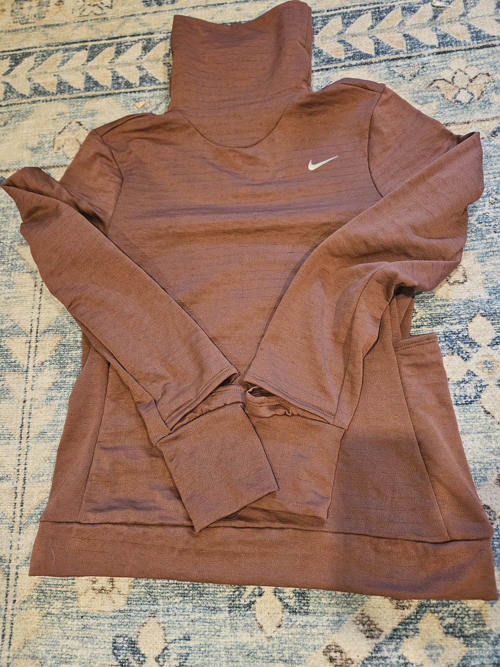 New With Tags Nike Women’s Pullover Running Hoodie in Brown Rust